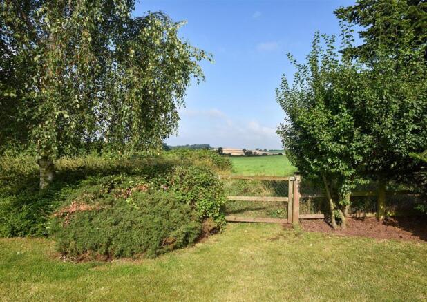 22 Kinver Drive_005.jpg