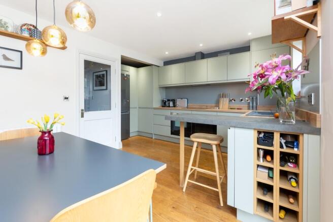 4 bed Terraced for sale Image 5