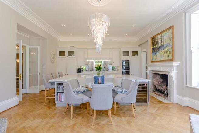 8380899-interior08-800.jpg