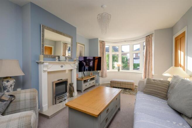 LIVING ROOM 1