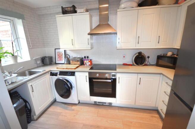 Kitchen copy.jpg