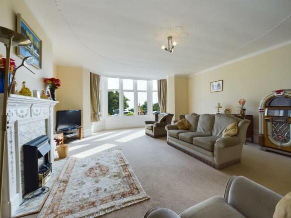 2 bed Apartment for sale Image 7