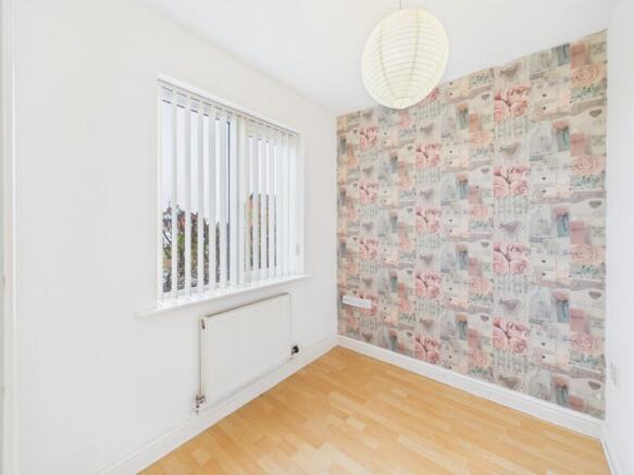 4 bed Detached for sale Image 8