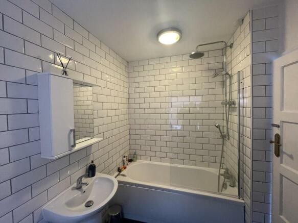 Valance rd -  Bathroom.jpg