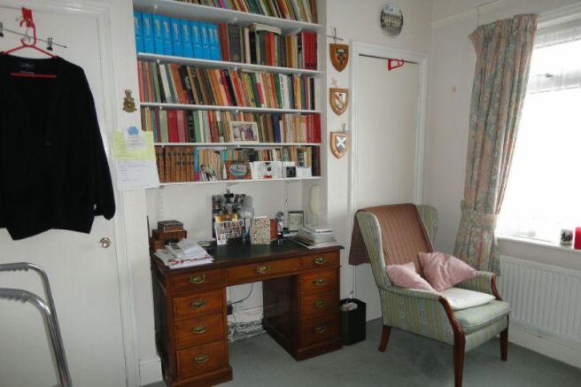Bedroom 3/study