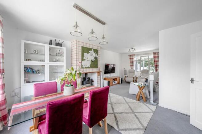3 bed Semi-Detached for sale Image 4
