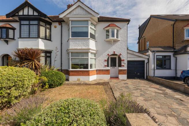 Bressey Grove, E18