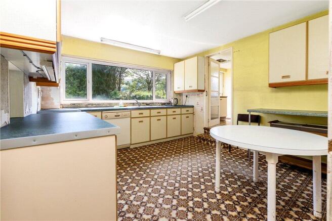 4 bed Detached for sale Image 5