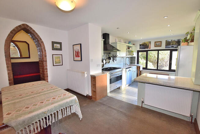 4 bed Semi-Detached for sale Image 7