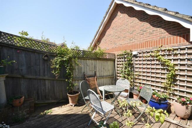 Garden  deck.JPG