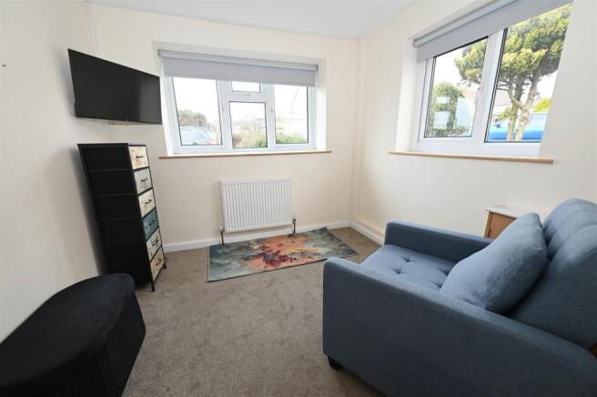2 bed Semi-Detached Bungalow for sale Image 8