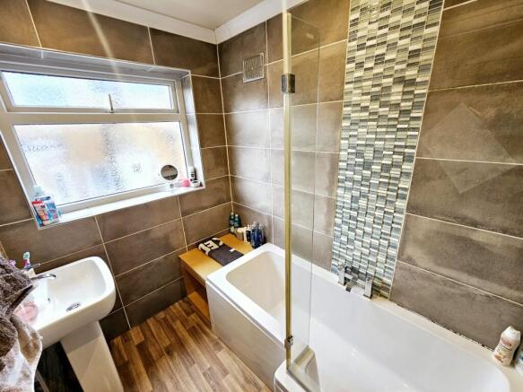 3 bed Semi-Detached for sale Image 11
