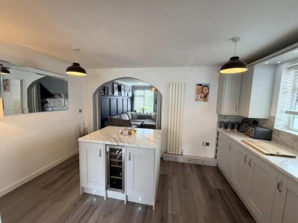 3 bed Semi-Detached for sale Image 4