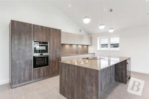 8, Greyhound Grove, Upminster RM14 3EQ