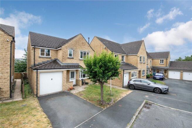 4 bed Detached for sale Image 5