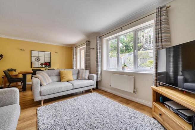 Bankside, Finchampstead, RG40 photo 4