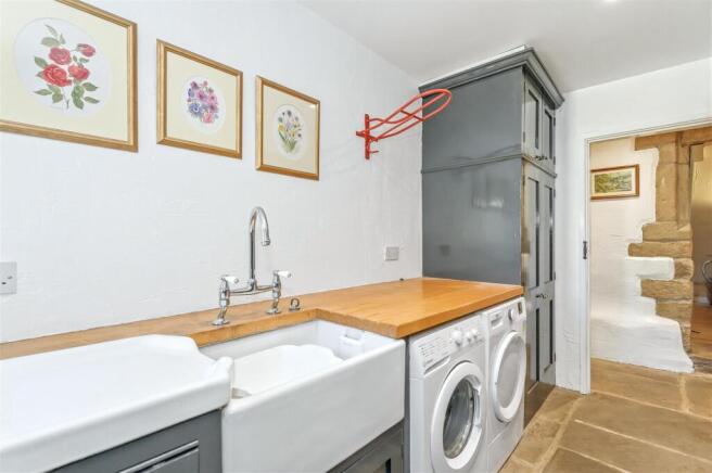 3 bed Semi-Detached for sale Image 9