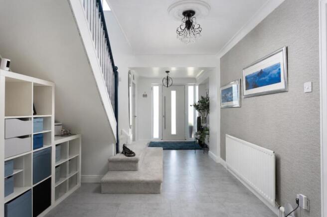 4 bed Detached for sale Image 3