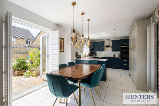 4 bed Detached for sale Image 7