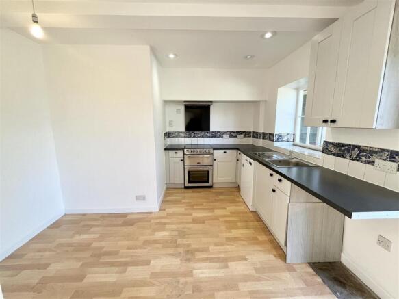 Open plan kitchen/dining room