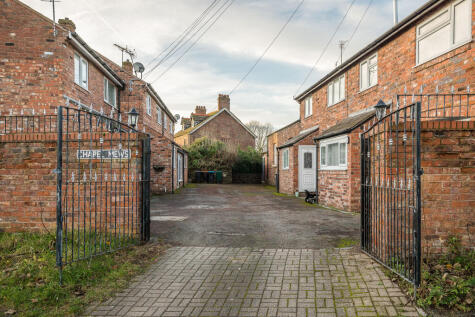 Marsh Lane, Elton, CH2