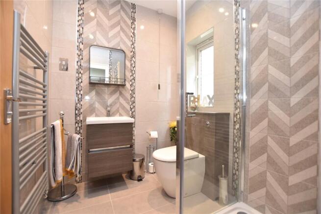 5 bed Detached for sale Image 6