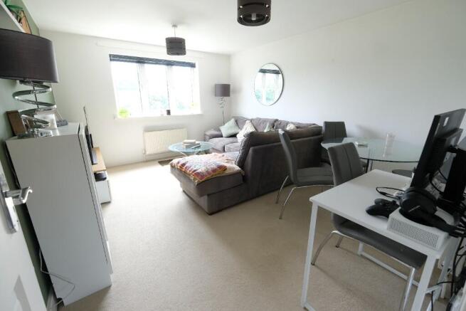 SITTING/DINING ROOM
