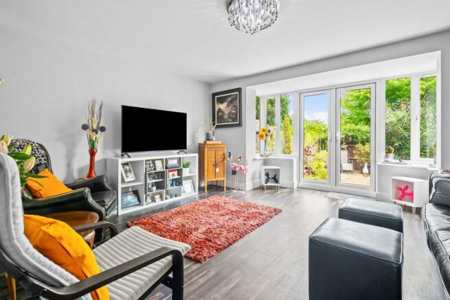 14-web-or-mls-9 CHEAL CLOSE FINISHED EDITS-10.JPG