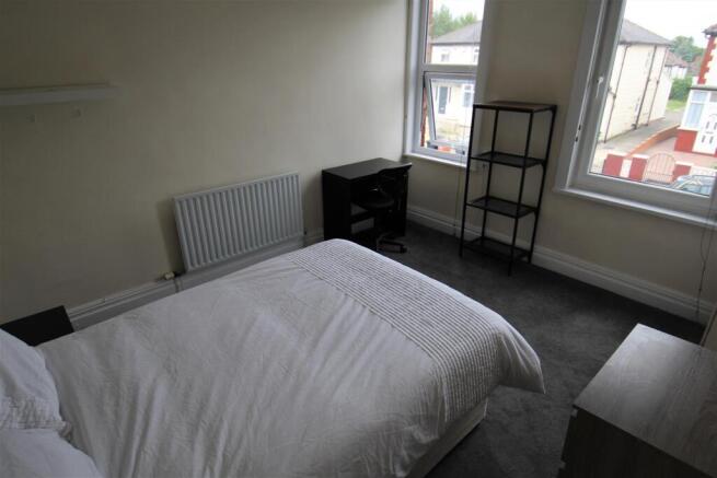 5 bed Terraced to rent Image 12