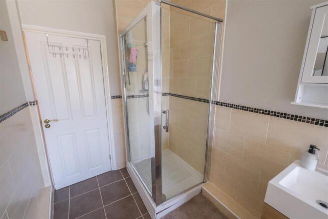 2 bed Terraced for sale Image 8