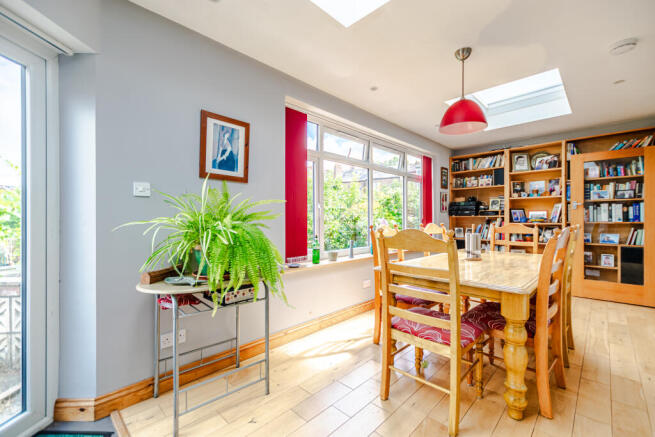 4 bed Semi-Detached for sale Image 8