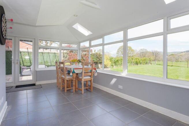 GARDEN ROOM