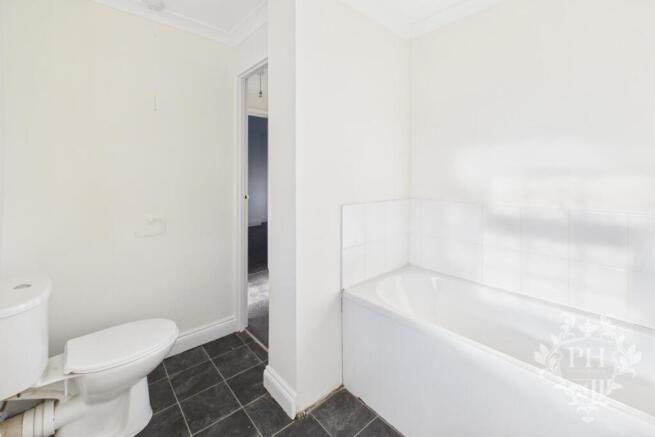 3 bed Terraced for sale Image 12