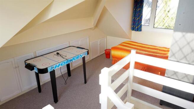 USABLE LOFT SPACE