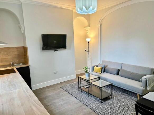 1 bed Flat to rent Image 4