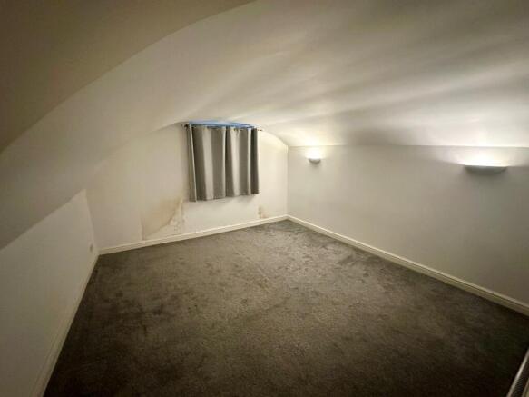 2 bed Apartment to rent Image 4