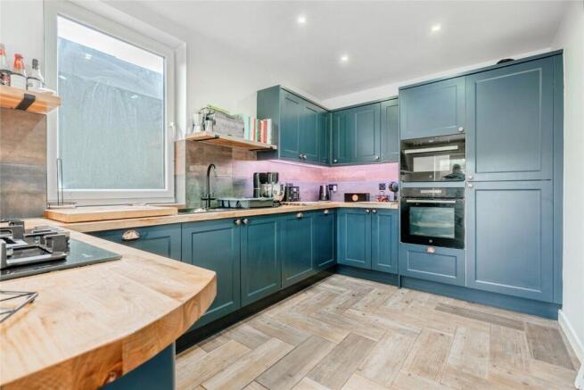 3 bed Semi-Detached for sale Image 9
