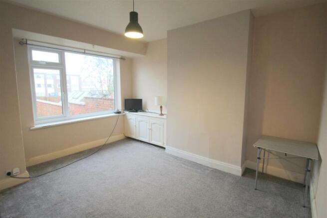 St Andrews Road North, 136, 2nd recep room 2 new.J