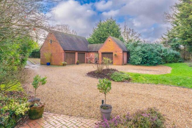 Detached Garage Block