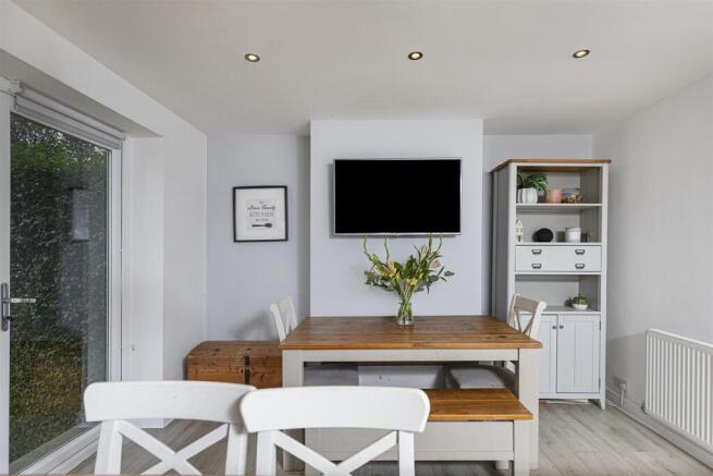 3 bed Semi-Detached for sale Image 8