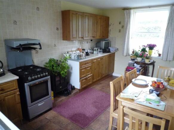 Kitchen / Dining Roo