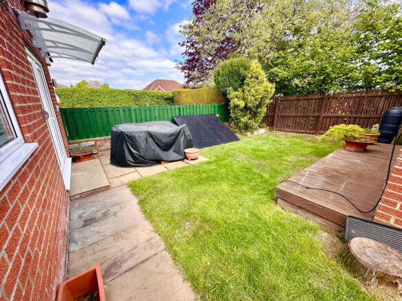 2 bed Semi-Detached Bungalow for sale Image 8