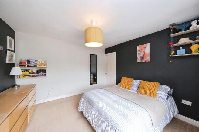 3 bed Semi-Detached for sale Image 12