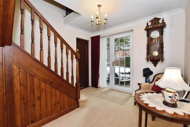 4 bed Detached for sale Image 9