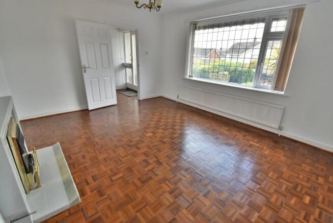 Pomona Close, Ferndown, BH22 photo 4
