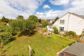 2, Oakway Cottages, Reigate Road, Hookwood, Horley RH6 0AP