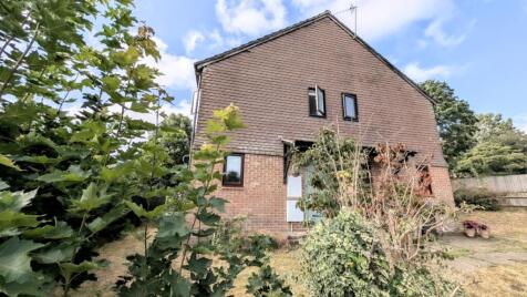 Roxburghe Close, Whitehill, Hampshire, GU35