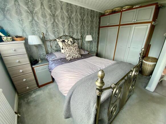 bed 1.jpg
