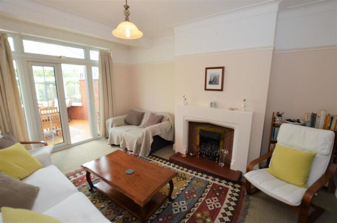 24 Bryanston Avenue family room2.JPG