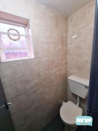 1 bed House Share to rent Image 10